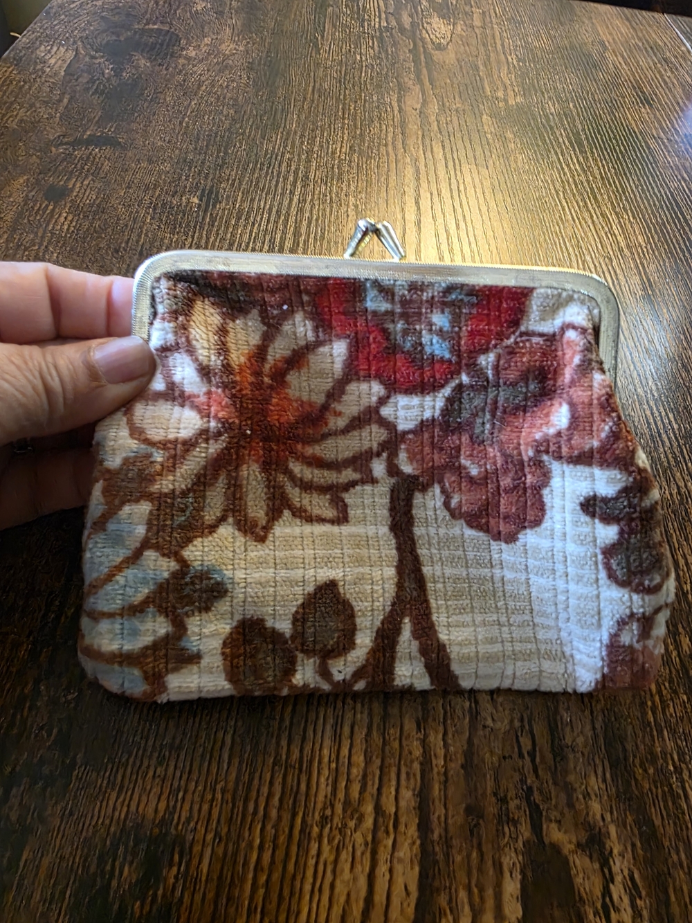 Floral Quilted Kiss-Lock Clutch - Brown & Cream